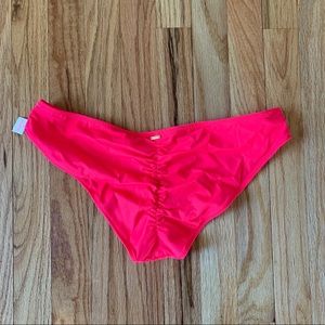 NWT VS Pink Ruched Back Bikini Bottoms Large